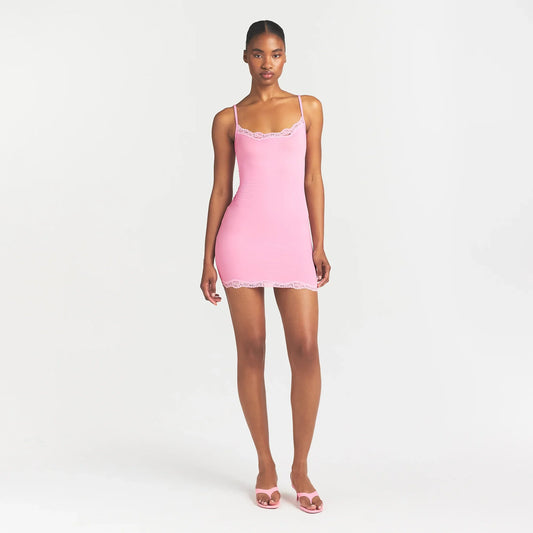 FITS EVERYBODY LACE SLIP DRESS | BUBBLE GUM TONAL