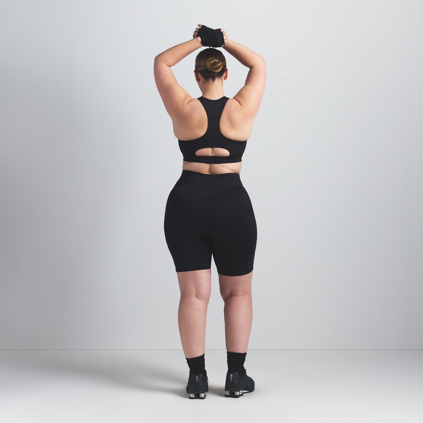 NikeSKIMS MATTE 7" BIKER SHORT | OBSIDIAN