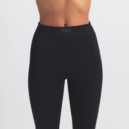 NikeSKIMS MATTE V-LINE 26" LEGGING | OBSIDIAN