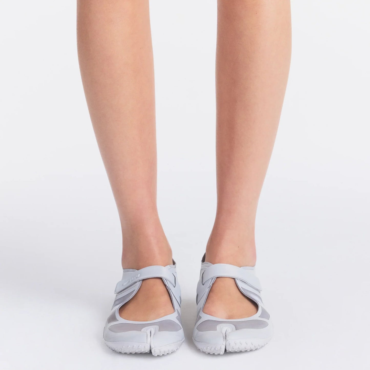 NikeSKIMS FOOTWEAR RIFT SATIN | SILVER