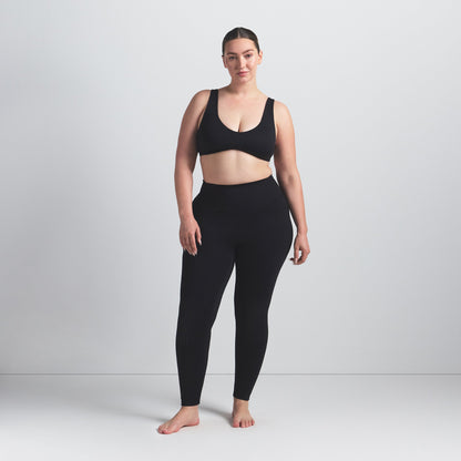 NikeSKIMS MATTE KNEE GRIP 26" LEGGING | OBSIDIAN