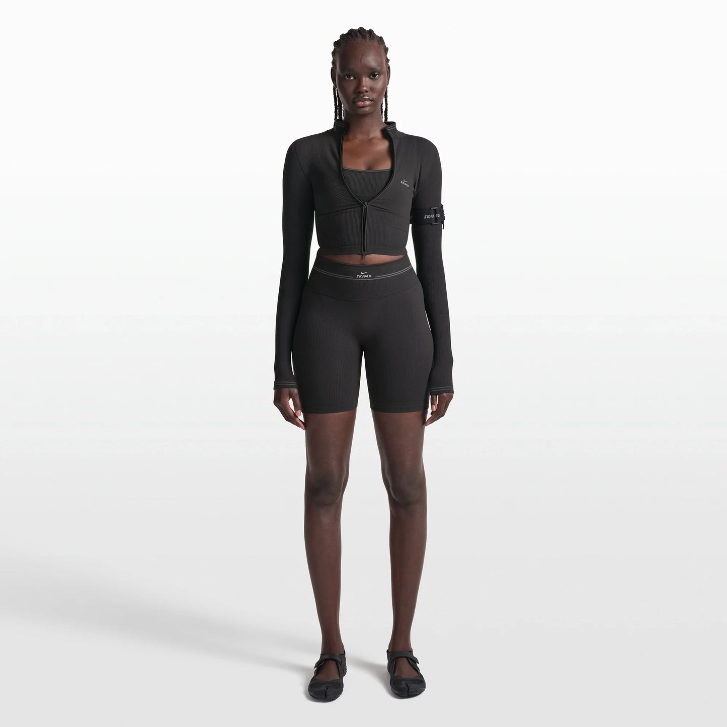 NikeSKIMS RIBBED SEAMLESS 5" BIKER SHORT | OBSIDIAN