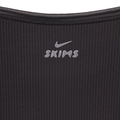 NikeSKIMS RIBBED SEAMLESS CAMI | OBSIDIAN